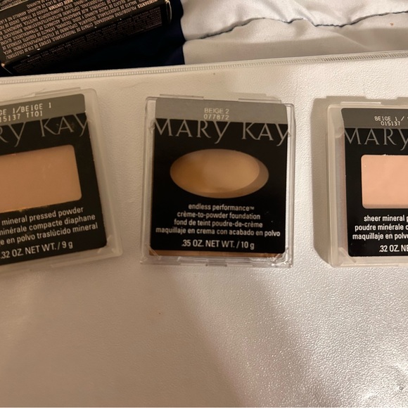 Mary Kay makeup, different color, Ivy beige bronze ! - Picture 2 of 7